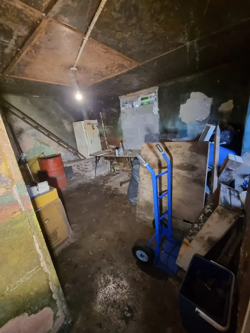 Clearing a cottage with a sack trolley – heavy items removed safely